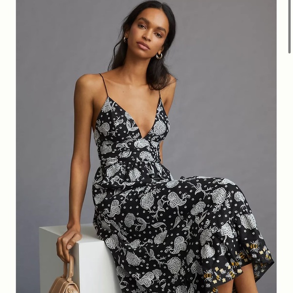 Maeve Embroidered MIDI Dress size Large - Picture 3 of 4